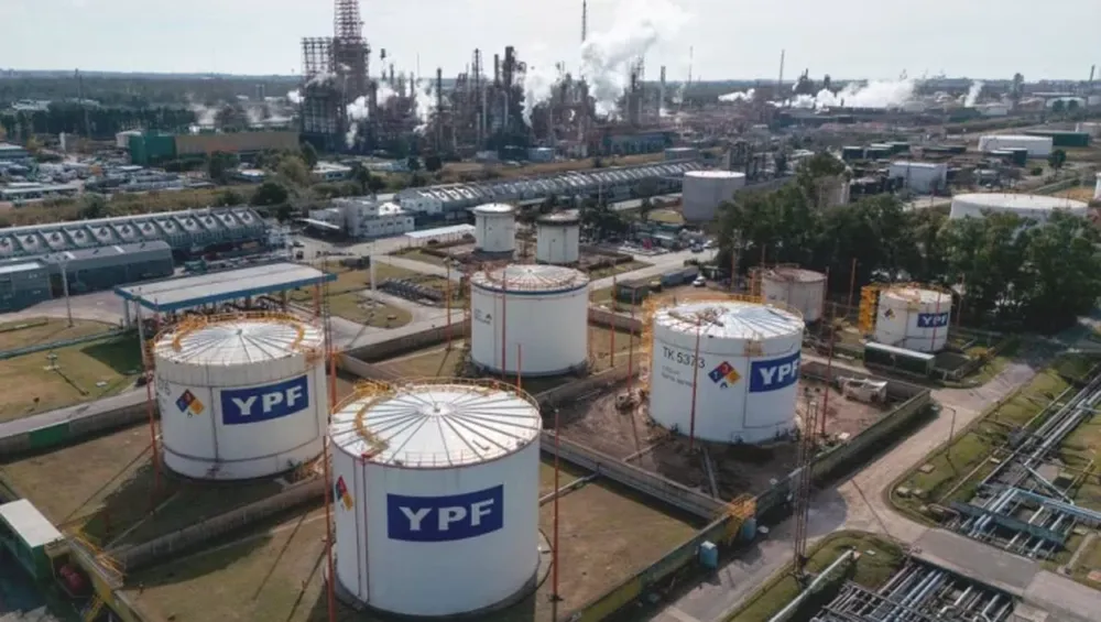 SIEMPRE que haya inversiones cercanas a los US$ 220.000 millones en Vaca Muerta, la Argentina podrá convertirse en líder de la exportación de hidrocarburos.