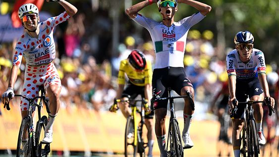 Histórico. Isaac Del Toro se quedó con el segundo parcial del Tour de Francia.