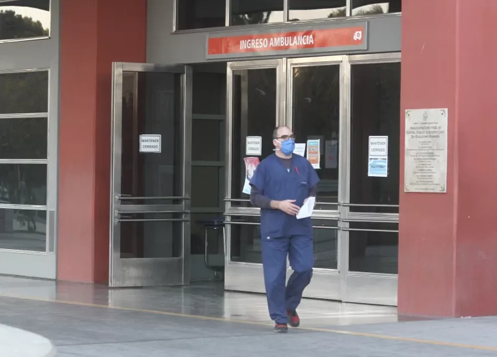 Desconocidos llegaron a una empresa y le dieron un tiro al sereno