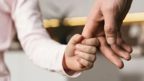Una mujer puede ir presa por impedirle el contacto a su hijo con el padre