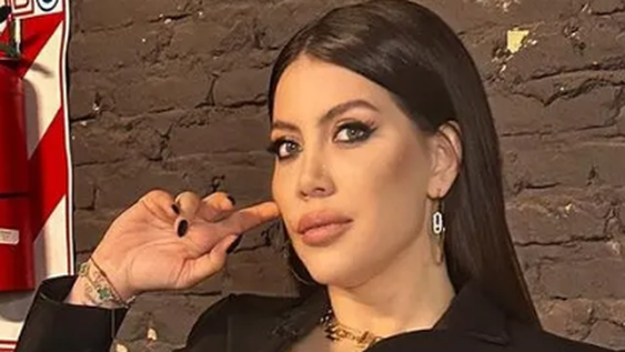 Wanda Nara, desbocada: en body cavado, de espaldas y encerrada en un ascensor