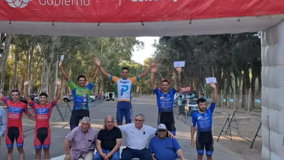 Podio. Gerardo Tivani se quedó con la última de los Criterium en el ciclismo local.