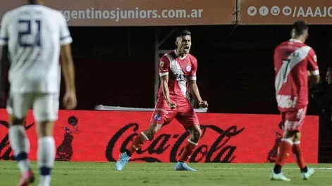 Argentinos Juniors le ganó a Vélez y lo hundió aún más en la Copa Liga Profesional