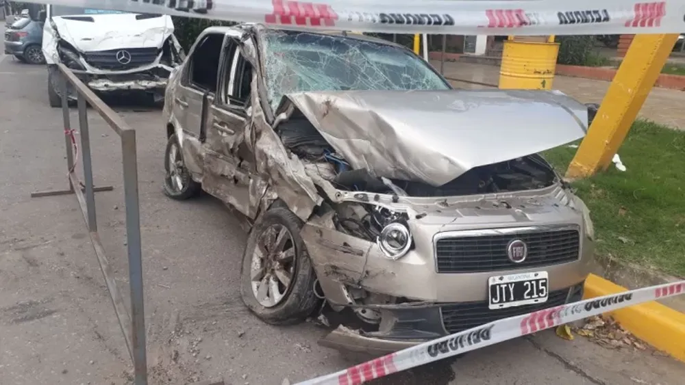 Tremendo triple choque en la zona del Monumento al Gaucho