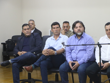 El intendente de Angaco, José Castro; y los concejales Roberto López, Alberto De Los Ríos y Alejandro Paredes, en el banquillo de los acusados.&nbsp;