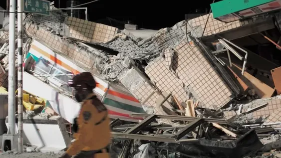 [VIDEOS] Las impactantes imágenes del terremoto en Taiwán que dejó un muerto