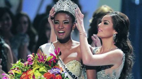 La angoleña Leila se coronó Miss Universo