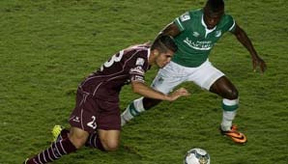 Lanús perdió en Colombia y comprometió su clasificación