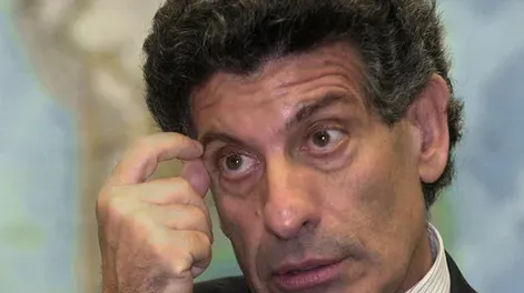 ¿Por qué renunció Chacho Álvarez a la vicepresidencia hace 25 años?