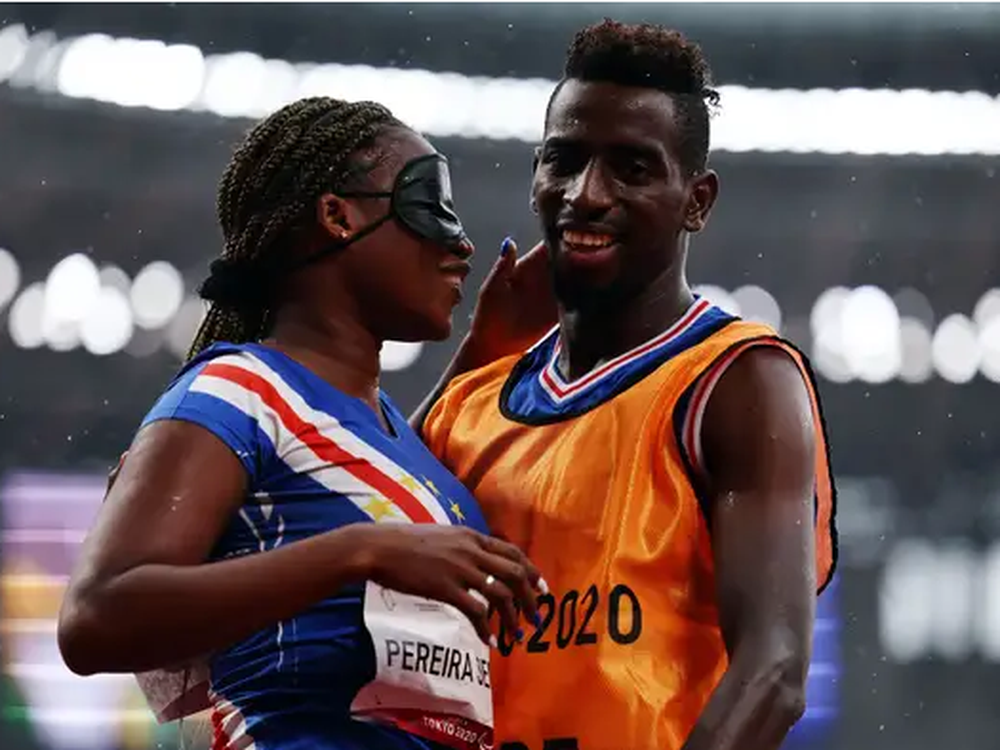 Una atleta paralímpica recibió una sorpresa al cruzar la meta