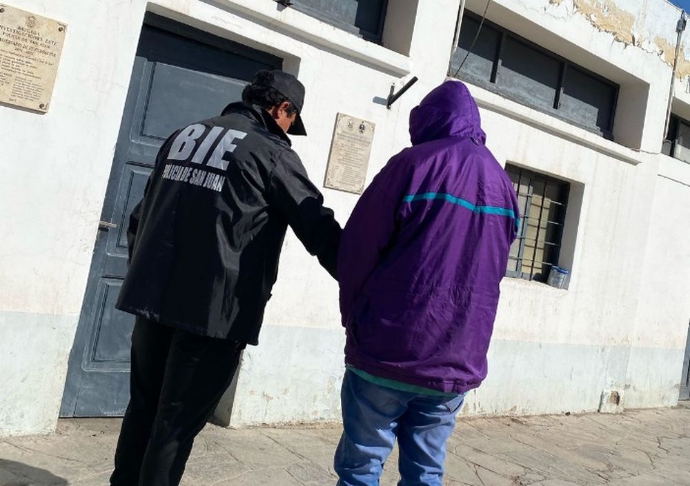 Detuvieron a un sujeto que había robado un auto hace 10 días en pleno centro de Caucete