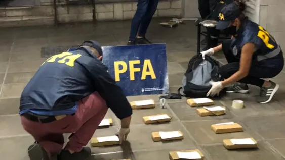 Cayó “El Gordo Blanco” con 13 ladrillos de marihuana