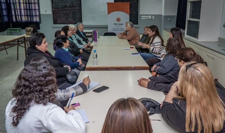 &nbsp;Mente Activa, Corazón Contento, del Ministerio de Familia, no sólo se centra en la salud mental, sino también en el bienestar físico y la estimulación cognitiva.