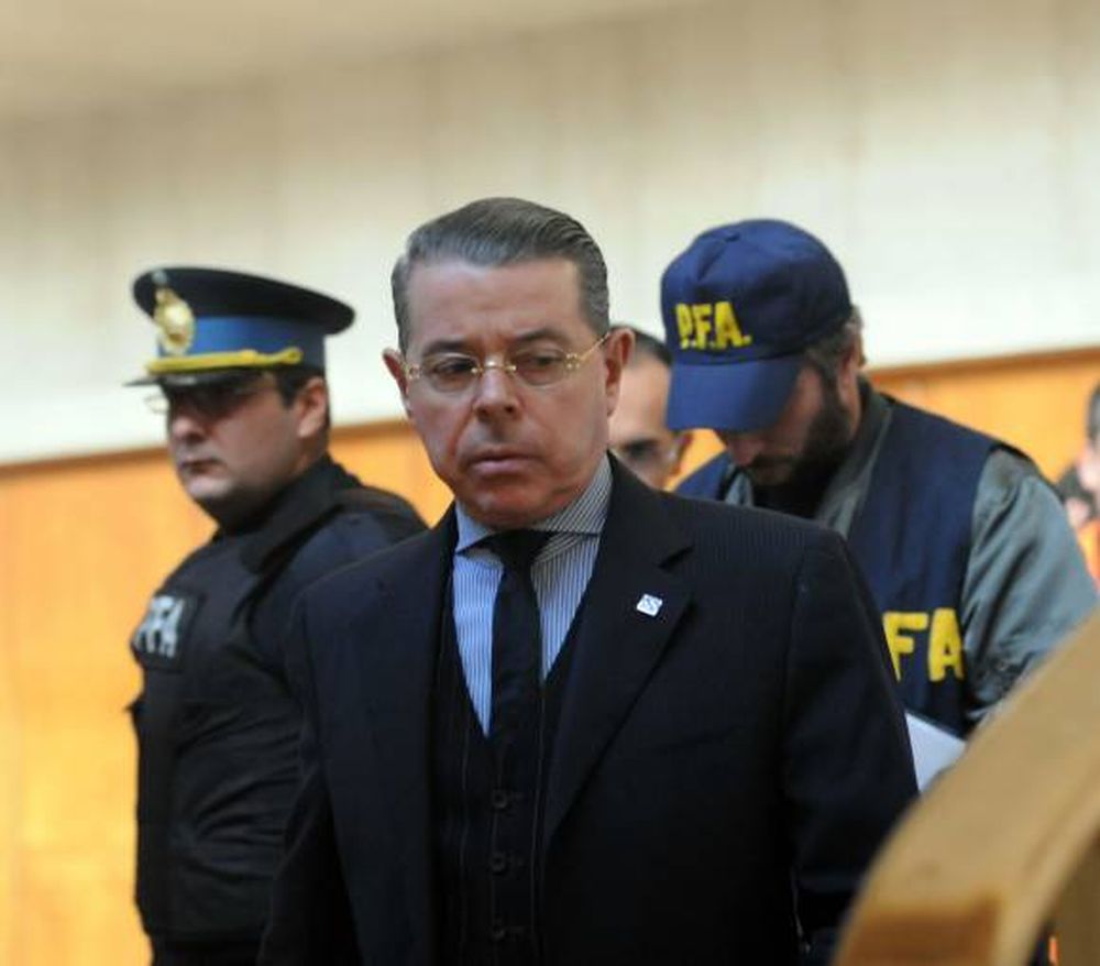 Imputan al juez Oyarbide y  al mano derecha de Zannini