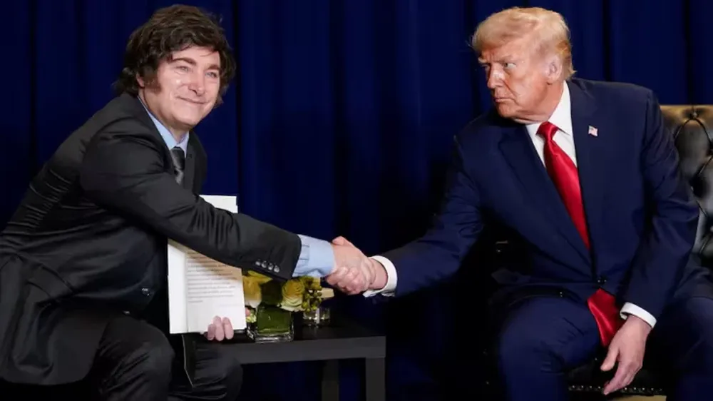 Javier Milei junto a Donald Trump.