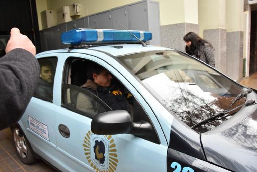 Hay 2 detenidos y 1 prófugo  por caso de boletas truchas