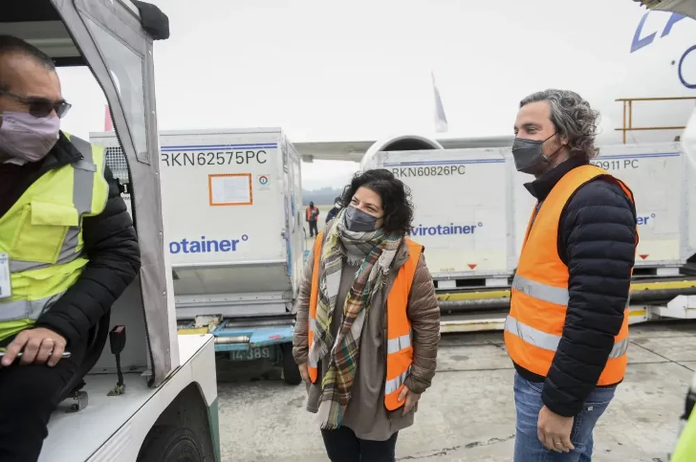 Vizzotti pone paños fríos a la ansiedad de quienes esperan la segunda dosis