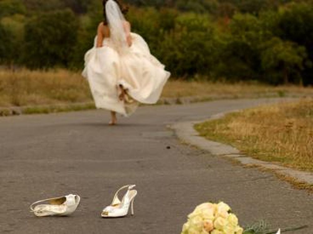 Se casó por civil pero a las pocas horas se arrepintió y dejó al novio plantado en la fiesta