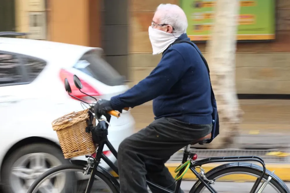 Coronavirus en San Juan: hay 36 casos que no superan los 20 años y otros 8 que tienen más de 91 años