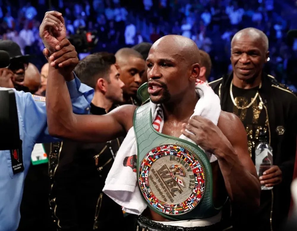 Mayweather arremetió contra McGregor y demostró que sigue siendo el rey