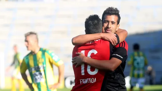 Newell’s le respira cerca