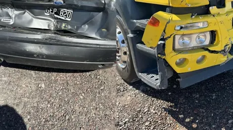 Un fuerte choque en Pocito deja dos acompañantes heridas tras colisión entre un auto y un camión