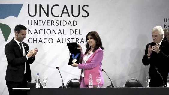 Sin berrinches, CFK le apuntó a Alberto y pidió cambio de rumbo