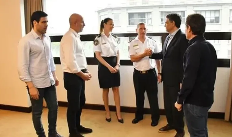 Echaron al jefe y al subjefe de la Policía de la Ciudad tras la fuga de 17 presos