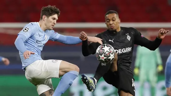 Manchester City se metió entre los ocho mejores al vencer a  B. Monchengladbach