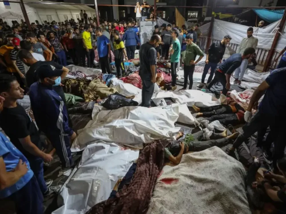 Un bombardeo en un hospital de Gaza dejó cientos de muertos y heridos