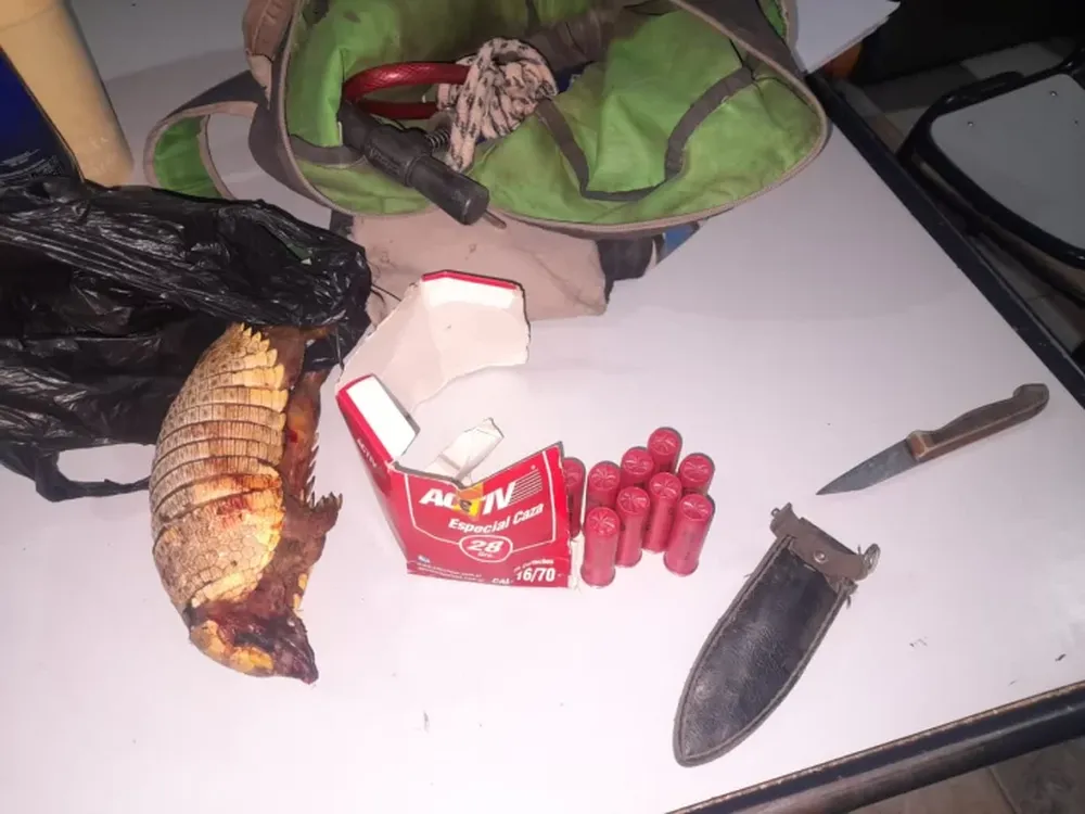 En Bermejo: detuvieron a dos sujetos que habían cazado un quirquincho