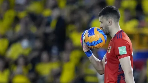 Rulli y la jugada del penal: “Tagliafico me dijo que tenía la mano pegada al cuerpo”