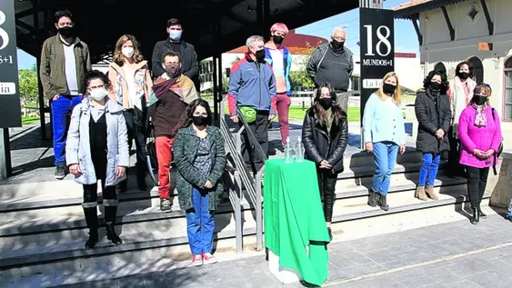 Pasen, vean y compren obras de arte