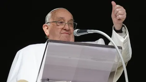 El Papa Francisco arengó a las parejas jóvenes a tener más hijos: “No tengan miedo”