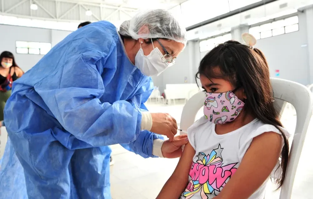 La Sociedad de Pediatría dijo que la vacuna Pfizer contra el covid es “segura y eficaz” para niños