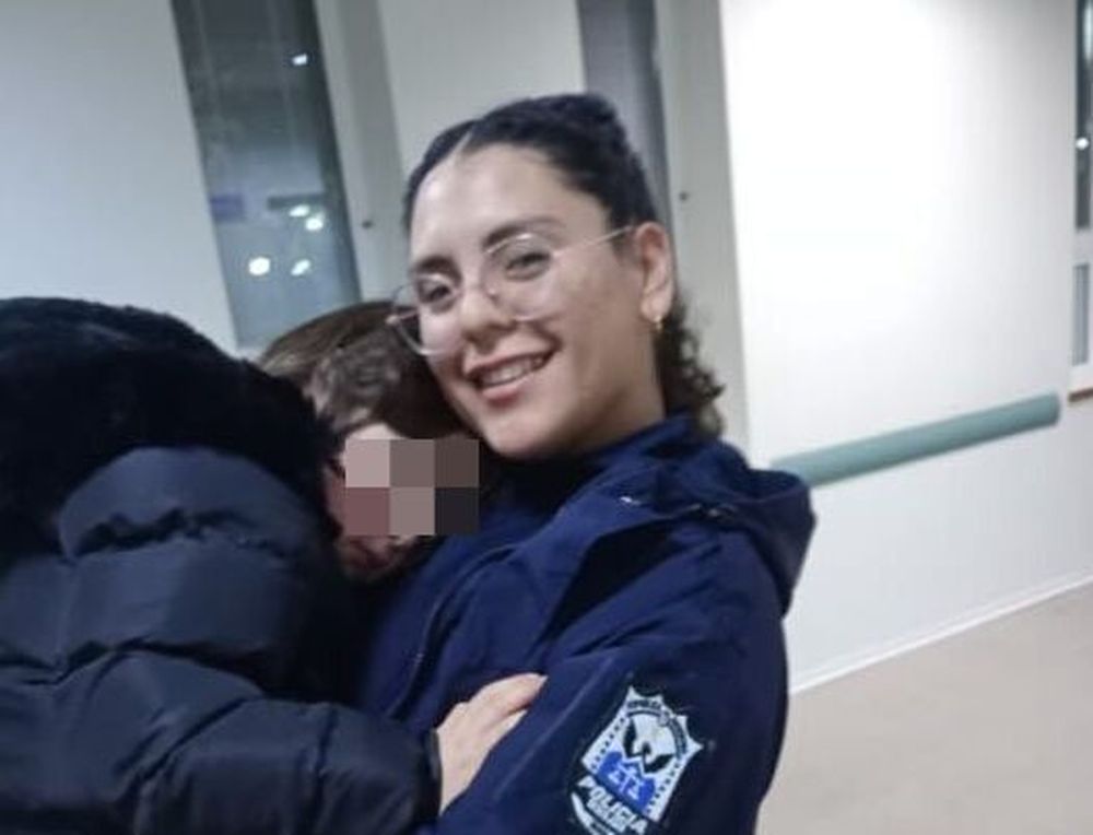 Un pequeño de 3 años se ahogó comiendo y una policía sanjuanina le salvó la vida