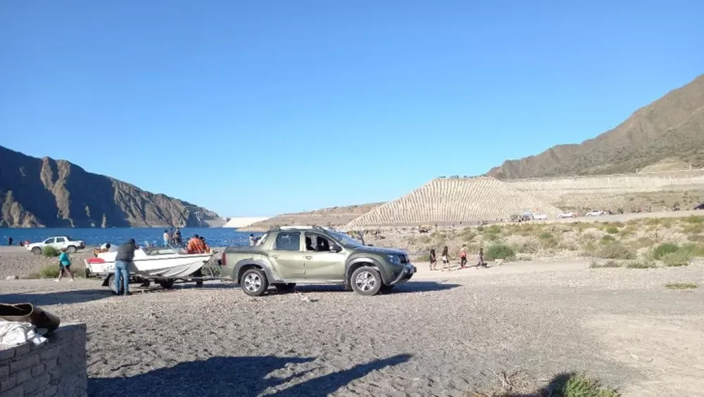 ¿Debe preservarse Punta Negra de la navegación con motores?