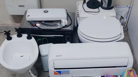 Entraron a robar, sonó la alarma y la policía encontró lo sustraído tirado en el campo