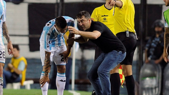 Ricardo Centurión volvió a apuntar contra Coudet después de la eliminación de River en la Copa Sudamericana.