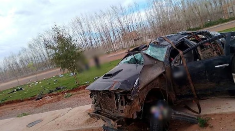 Volcó una Hilux, dos mujeres murieron y tres hombres resultaron heridos