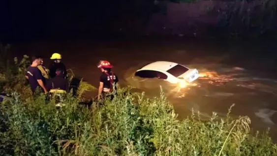 Una impiadosa tormenta azotó Córdoba: cayeron 130 milímetros de agua y hay 100 evacuados