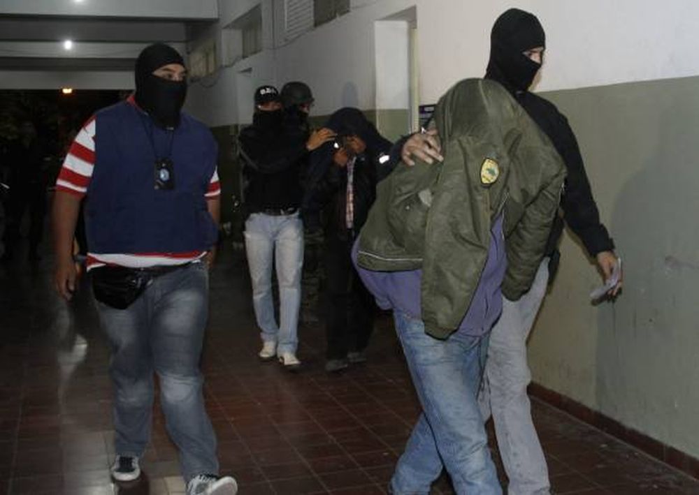 Carga récord  de drogas:   detuvieron a  3 baqueanos