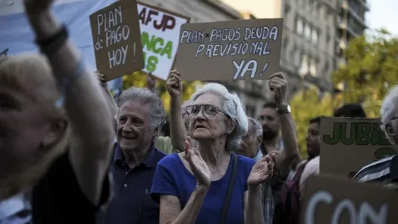 Reglamentan moratoria previsional, con restricciones según ingresos y bienes declarados