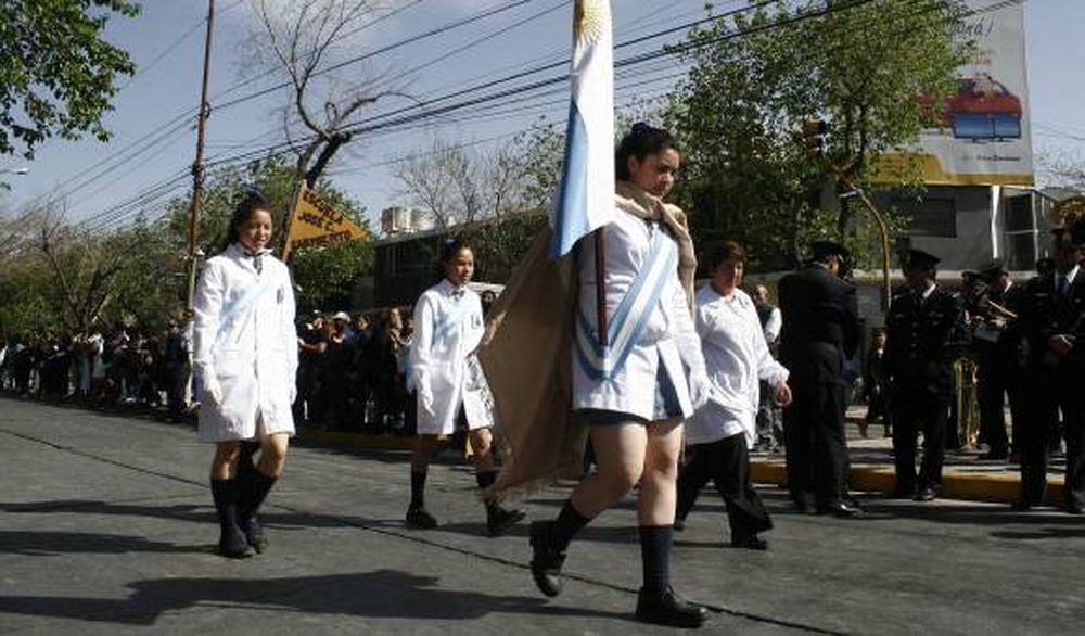 Un desfile que tuvo varios debutantes
