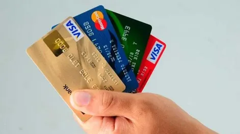 Impulsan un proyecto para reducir las comisiones de tarjetas de crédito y débito