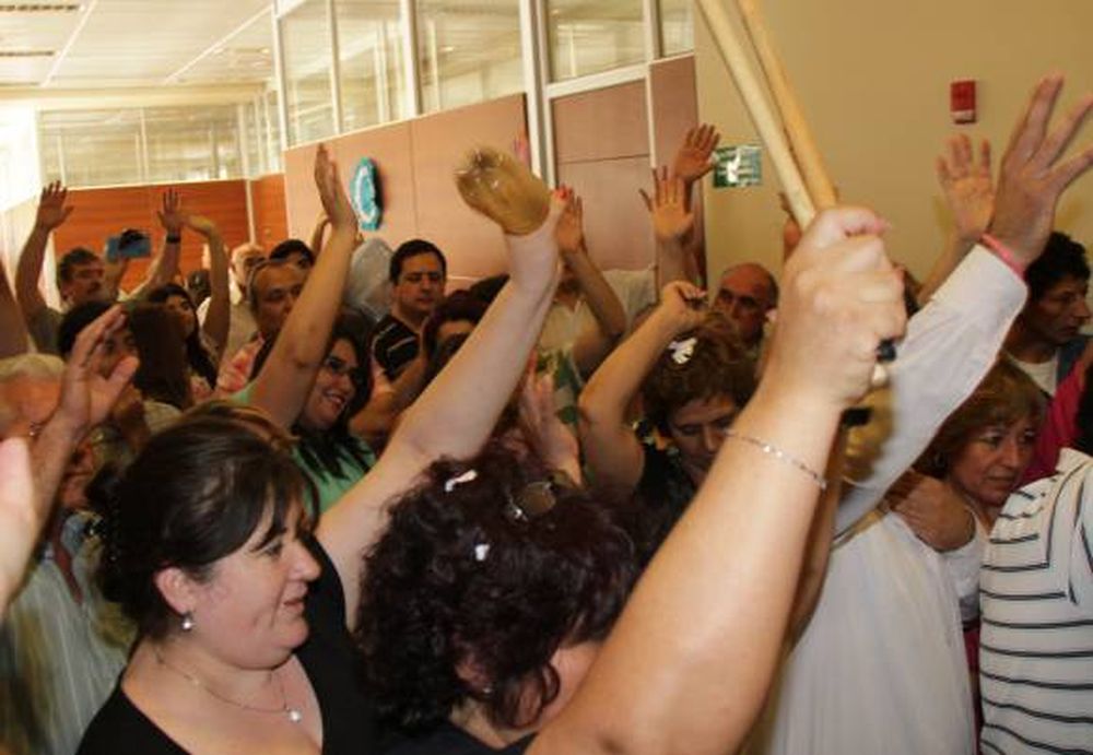 Ahora, estatales salieron a pedir aumento salarial