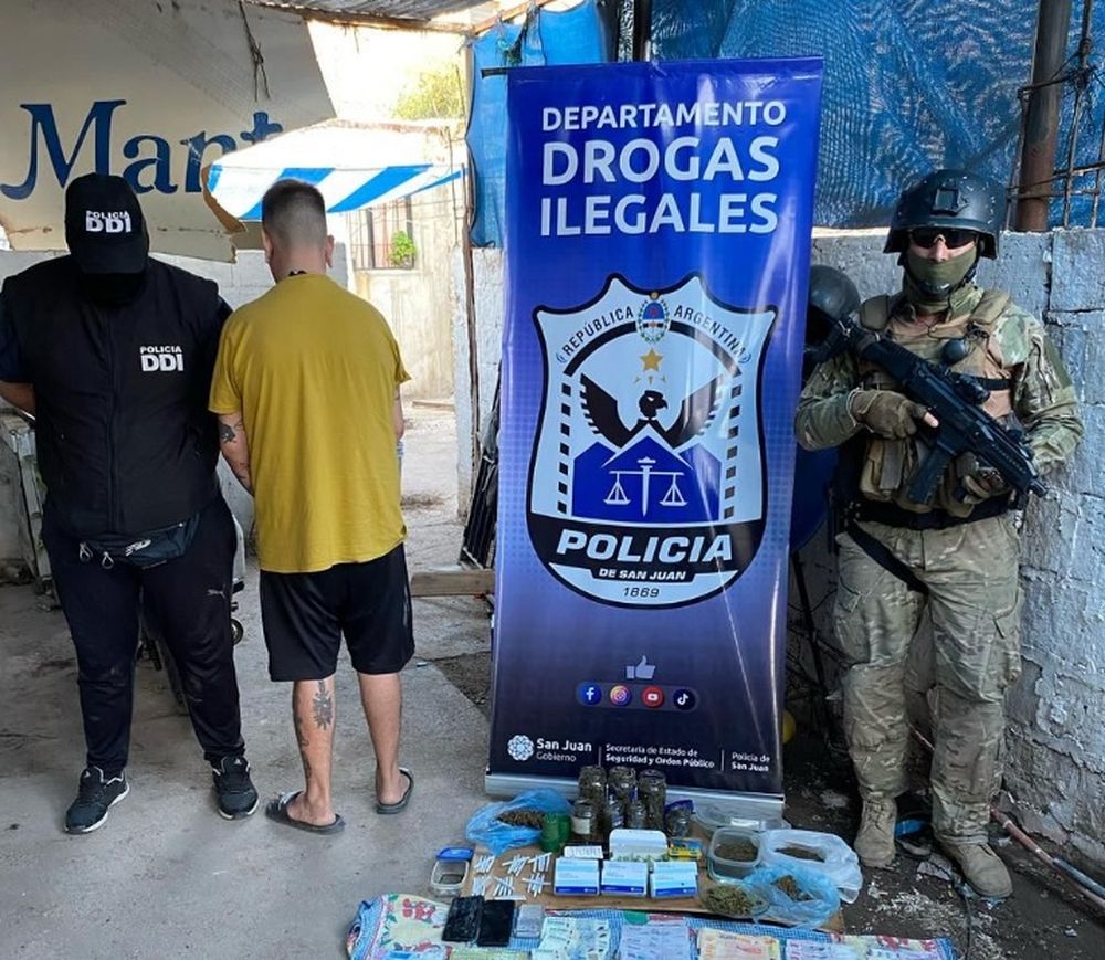 Cayó el “Duki” del barrio Obrero: le secuestraron marihuana, pastillas y más de $2 millones
