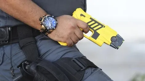 La policía de Mendoza empezará a usar las pistolas taser desde el 2024