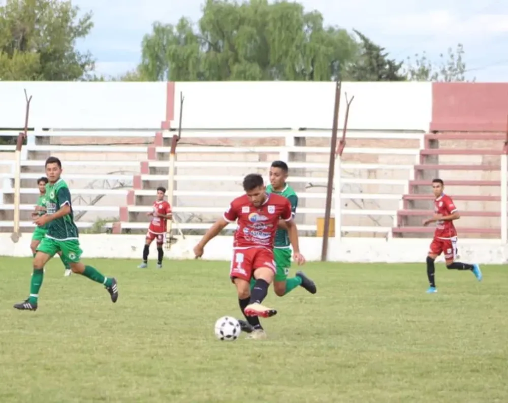 Colón y Carpintería sumaron y ahora comparten la punta con Del Bono