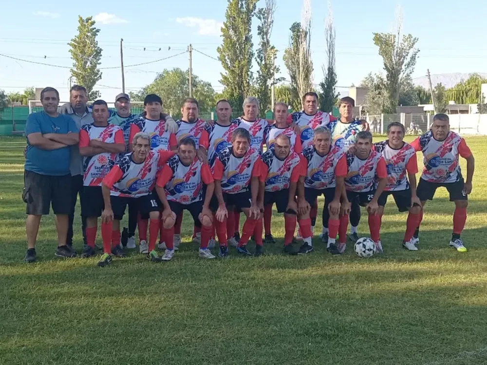 Super Maxi. Yirigoyen de Santa Lucía es el que manda en la categoría superior de la Copa de Campeones Senior.